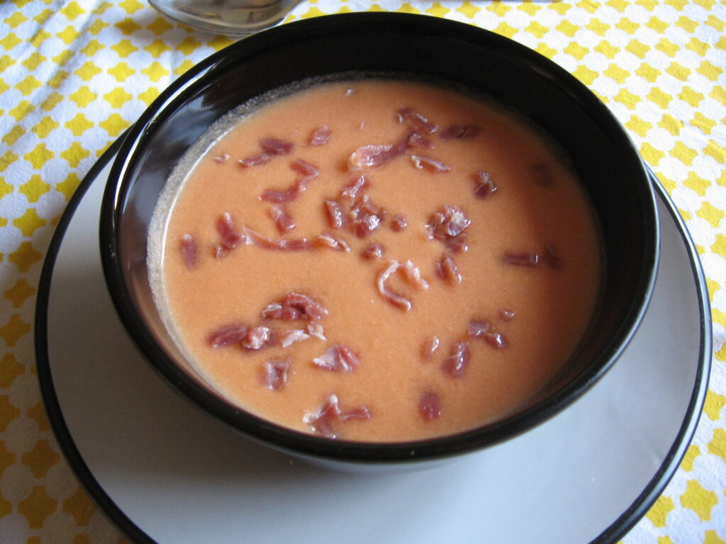 Salmorejo bowl